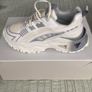 Shoes: Steven Madden size 9,brand new color white and gray